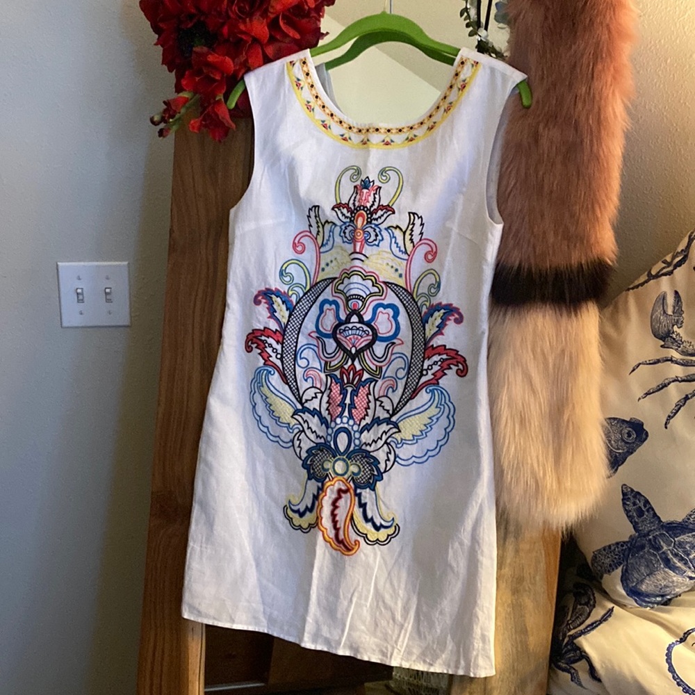 NWOT Flying Tomato Linen Embroidered Dress Size Small